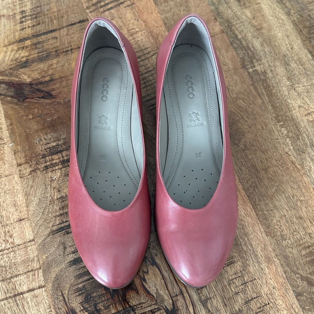 NWT ECCO Sculptured 45 Women's Leather Block-Heeled Pump